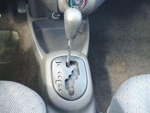 Used 2009 Toyota Yaris 2-Door Hatchback FWD image 15