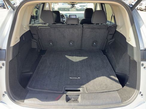 Used 2025 Nissan Rogue SV FWD image 29