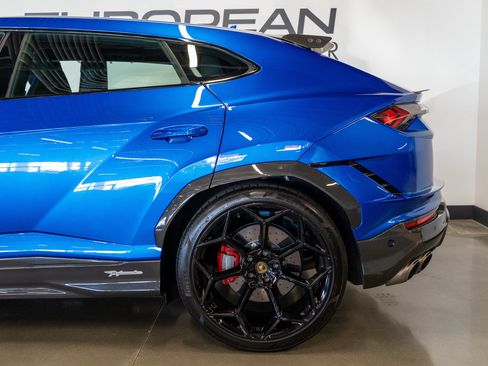 Used 2023 Lamborghini Urus Performante AWD/4WD image 8