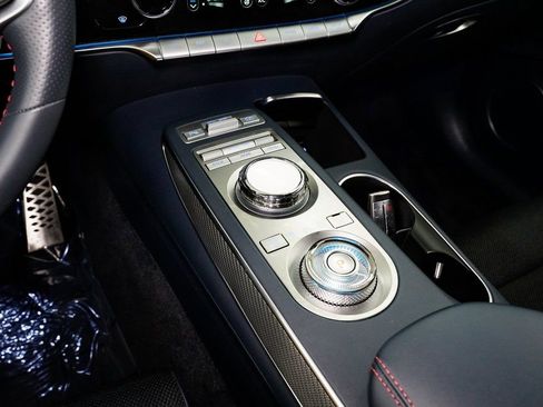 Used 2024 Genesis GV70 3.5T Sport image 21