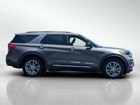 Used 2023 Ford Explorer Limited w/ Equipment Group 301A AWD/4WD image 3