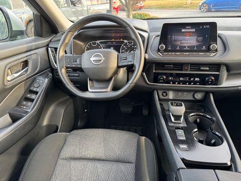 Certified 2025 Nissan Rogue SV image 13