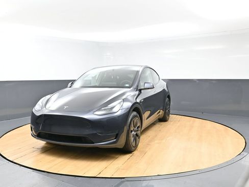 Used 2024 Tesla Model Y Long Range RWD image 4