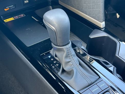 Used 2026 Toyota Camry XLE FWD image 21