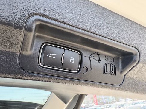 Used 2025 Ford Explorer Active RWD image 27