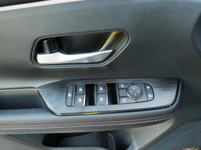 Certified 2025 Nissan Kicks SR AWD/4WD image 17