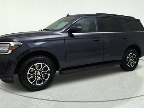 Used 2024 Ford Expedition XLT RWD image 8