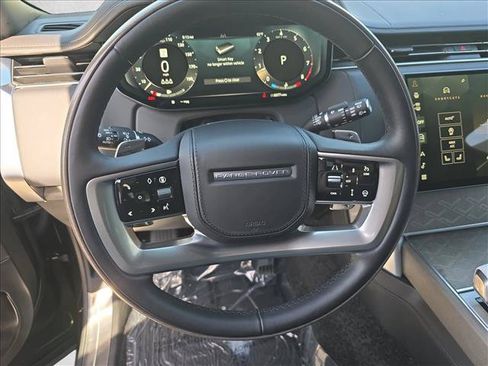 Used 2025 Land Rover Range Rover SV AWD/4WD image 19