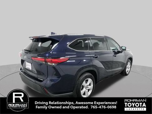 Used 2020 Toyota Highlander LE AWD/4WD image 6
