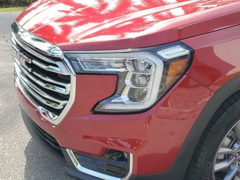Used 2023 GMC Terrain SLT w/ Tech Package FWD image 10