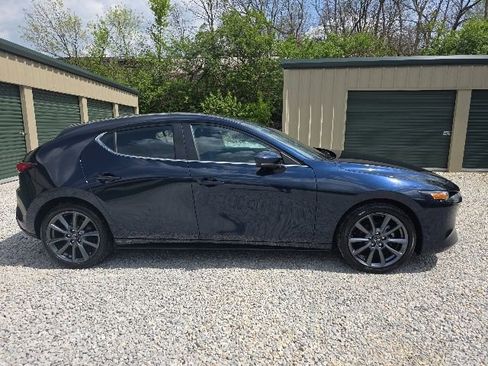 Used 2023 MAZDA MAZDA3 s FWD image 6