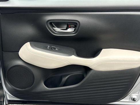 Used 2023 Honda HR-V LX image 18