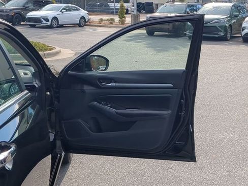 Used 2023 Nissan Altima 2.5 SV image 40