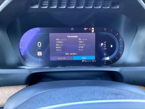 Used 2023 Volvo XC90 B5 Plus image 23