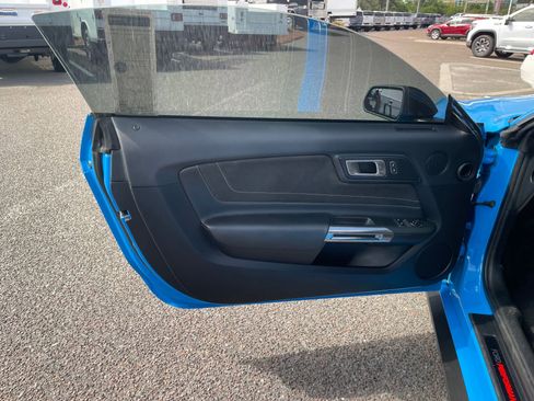 Used 2017 Ford Mustang Shelby GT350 w/ Electronics Package RWD image 11