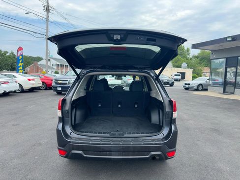 Used 2019 Subaru Forester Premium image 6