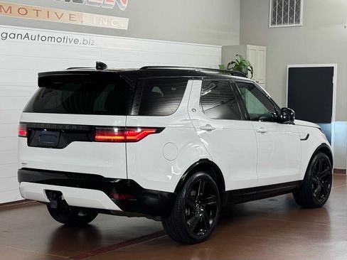 Used 2024 Land Rover Discovery Dynamic SE image 3