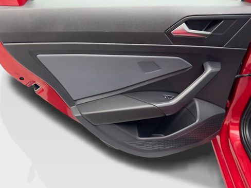 Used 2025 Volkswagen Jetta SE image 37