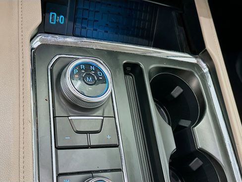 Used 2024 Ford Expedition Max XLT image 25