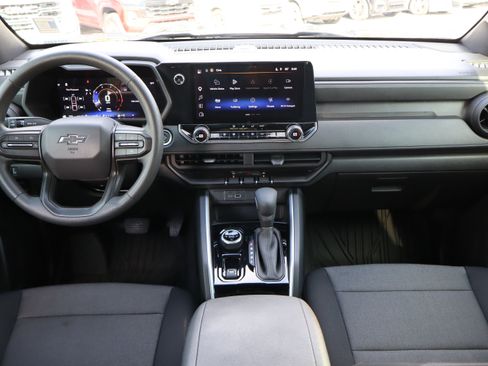 Used 2025 Chevrolet Colorado Trail Boss AWD/4WD image 15