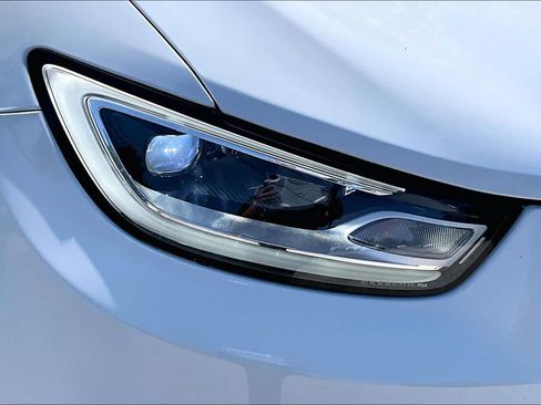 Used 2024 Chrysler Pacifica Pinnacle FWD image 28