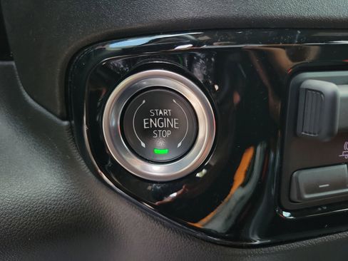 Used 2025 Chevrolet Silverado 2500 LT w/ Trail Boss Package AWD/4WD image 28