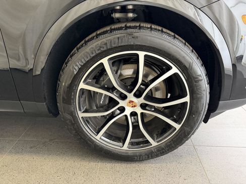 New 2026 Porsche Cayenne image 13