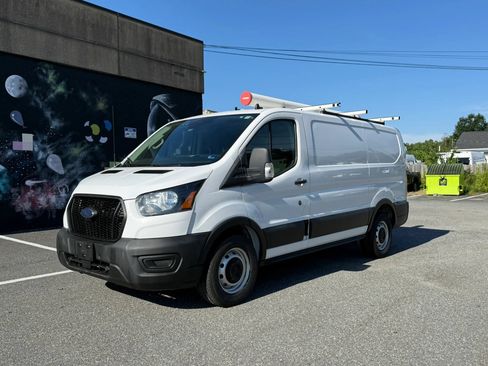 Used 2022 Ford Transit 150 Low Roof RWD image 3