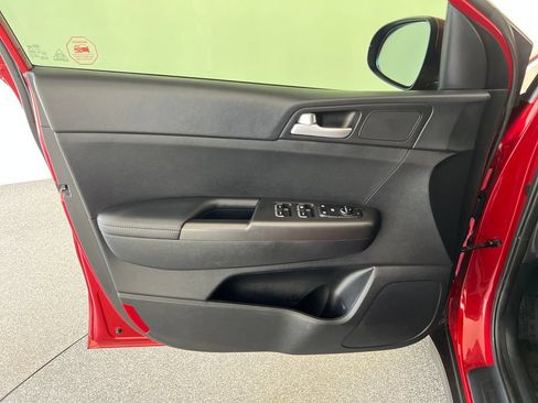 Used 2020 Kia Sportage LX FWD image 12