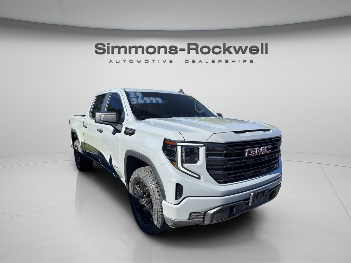 Used 2024 GMC Sierra 1500 Pro w/ Graphite Edition AWD/4WD image 5