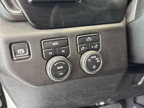 Used 2025 Chevrolet Silverado 1500 LT AWD/4WD image 10
