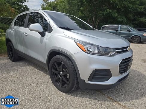 Used 2020 Chevrolet Trax LS w/ Tint and Cruise Package FWD image 2