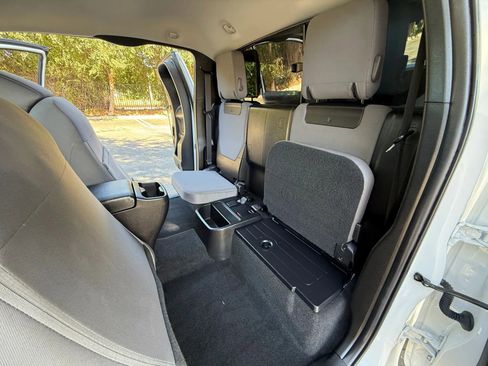 Used 2022 Toyota Tacoma SR RWD image 23