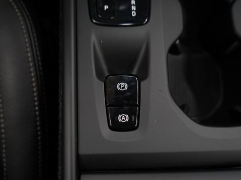 Used 2019 Volvo XC40 T5 Momentum AWD/4WD image 24