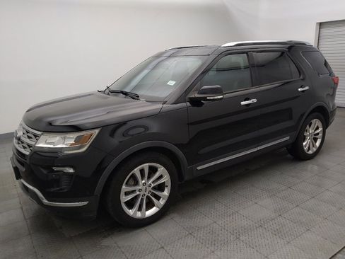 Used 2018 Ford Explorer Limited w/ Equipment Group 301A FWD image 2