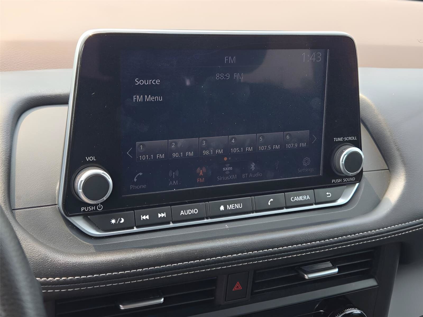 Used 2023 Nissan Rogue S FWD image 26