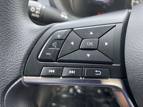 Used 2024 Nissan Kicks SV image 31