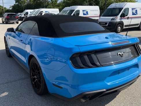 Used 2022 Ford Mustang Premium RWD image 4