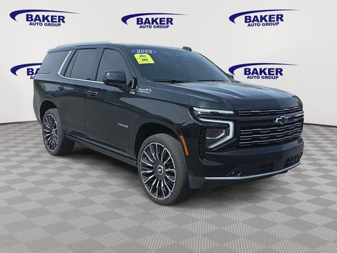 Used 2025 Chevrolet Tahoe High Country AWD/4WD image 3