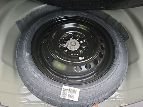 Used 2025 Toyota Camry SE w/ Convenience Package FWD image 34