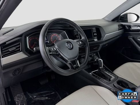 Used 2019 Volkswagen Jetta R-Line w/ R-Line Cold Weather Package image 9
