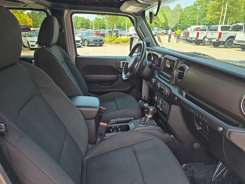 Used 2021 Jeep Wrangler Unlimited Sport AWD/4WD image 10