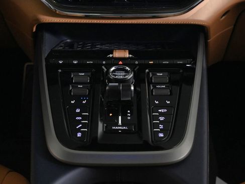 New 2026 Aston Martin DBX 707 image 13