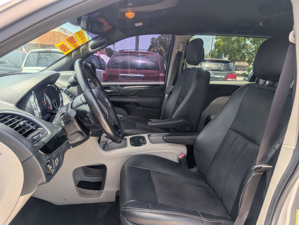 Used 2019 Dodge Grand Caravan SXT FWD image 9