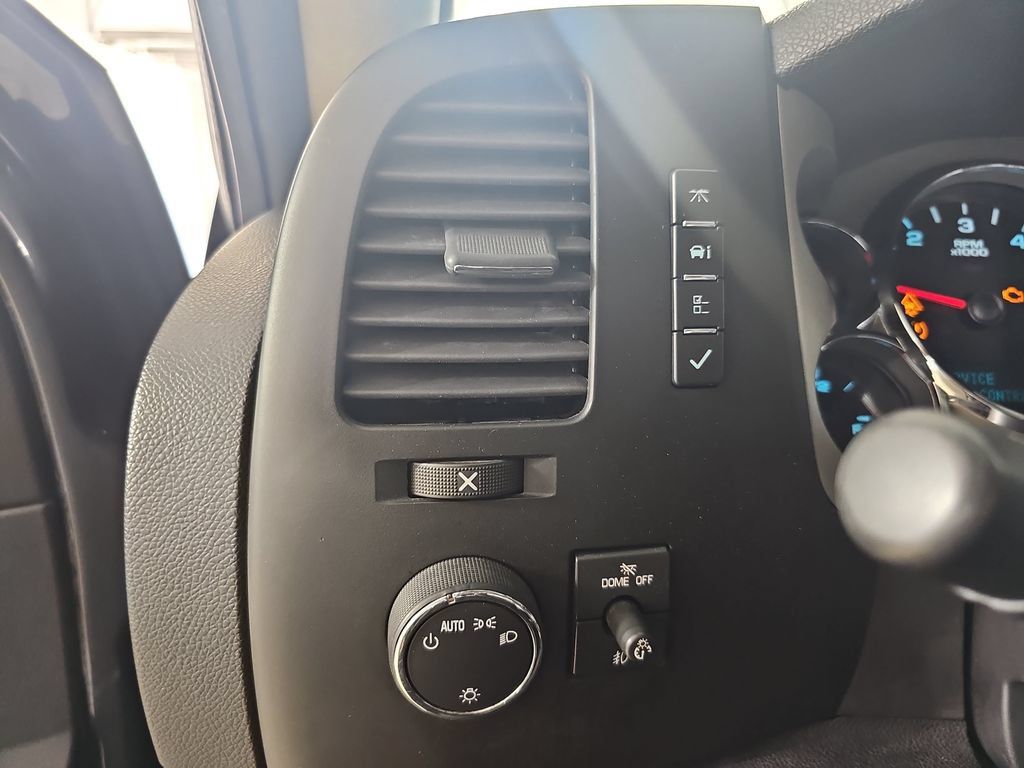 Used 2011 Chevrolet Silverado 1500 LT w/ All-Star Edition RWD image 28