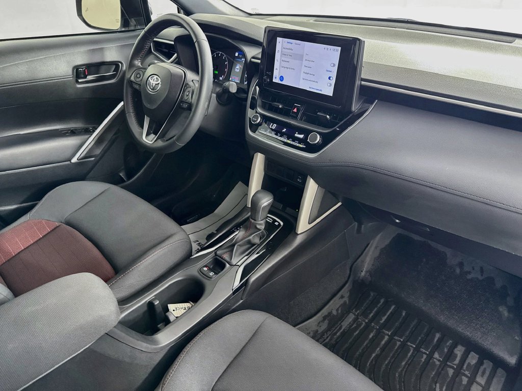Used 2025 Toyota Corolla Cross AWD Hybrid image 34