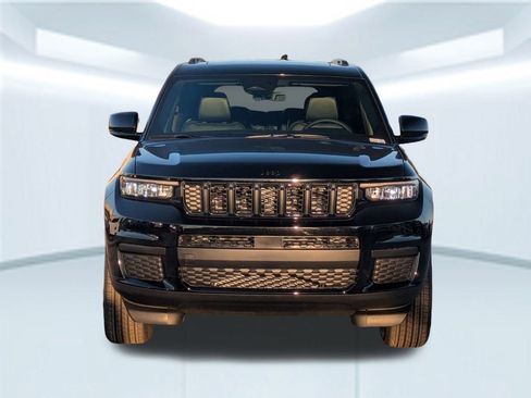 New 2025 Jeep Grand Cherokee L Altitude image 11