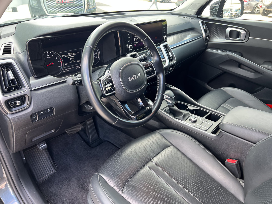 Used 2022 Kia Sorento S FWD image 18