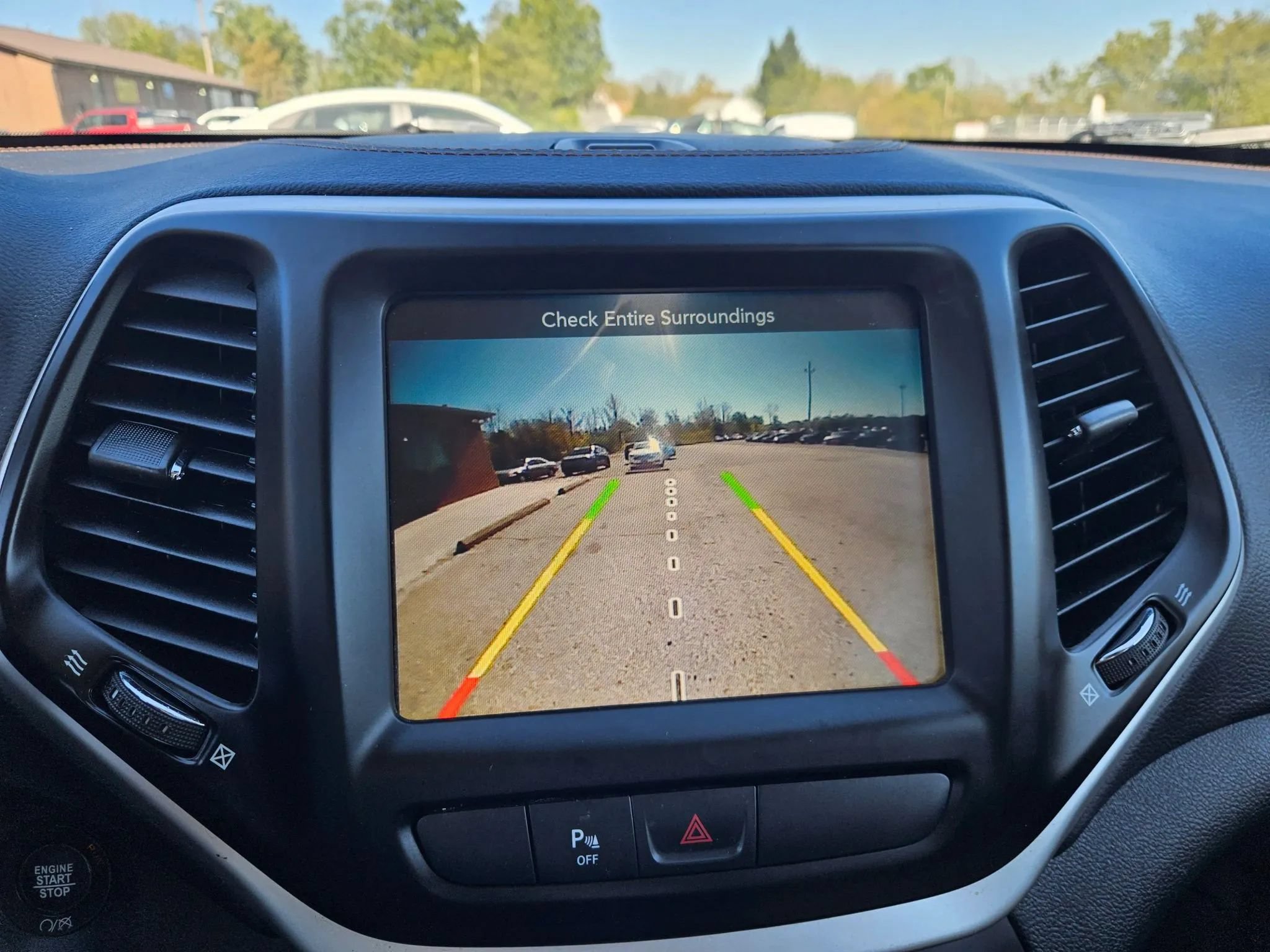 Used 2018 Jeep Cherokee Limited FWD image 21