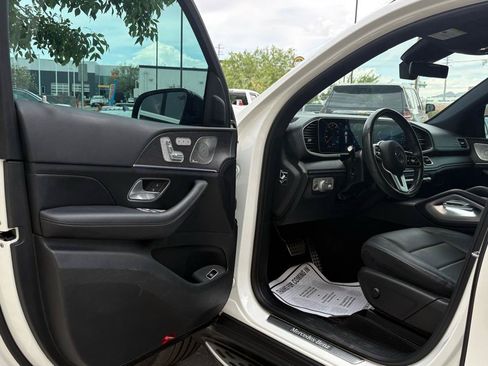 Used 2022 Mercedes-Benz GLS 450 4MATIC image 17